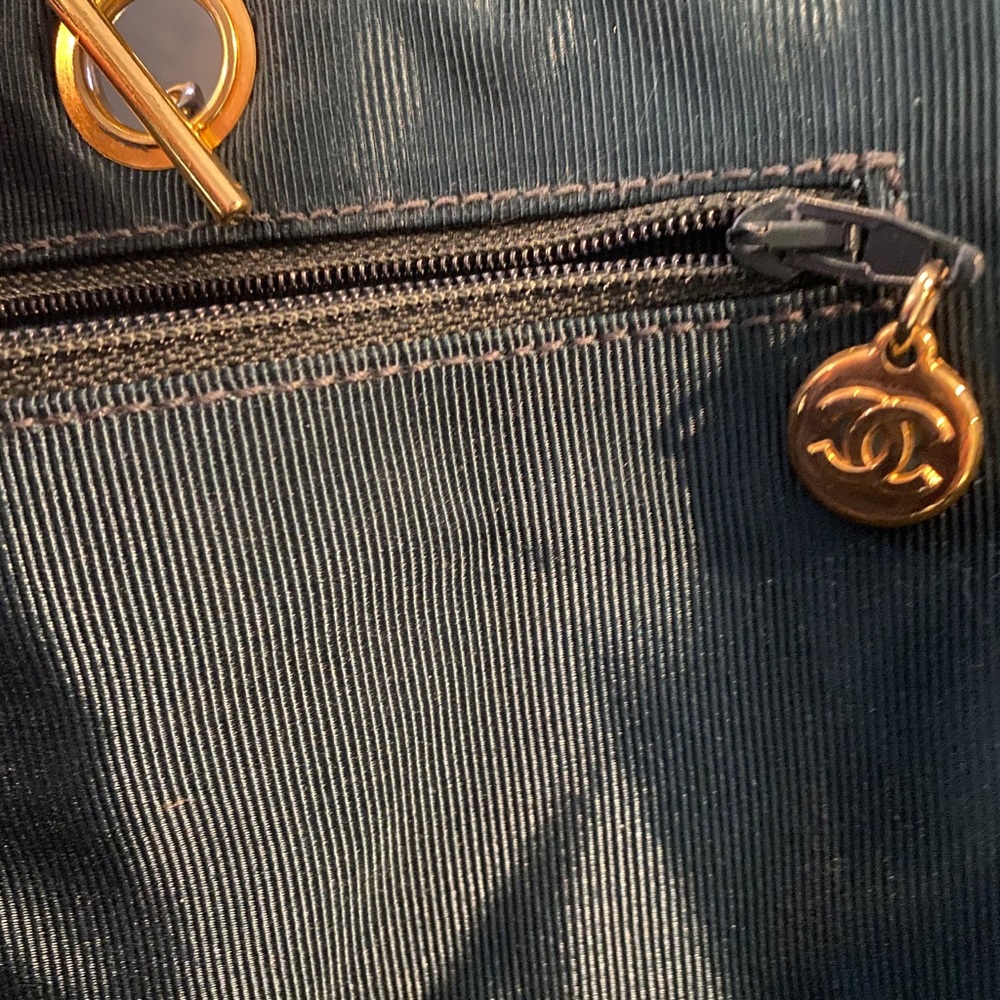 Chanel calfskin timeless tote - Picture 7 of 9